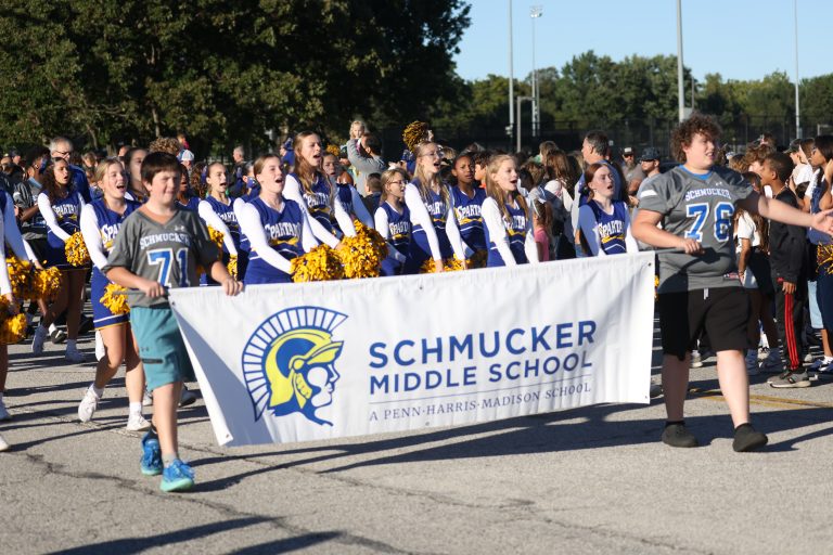 Schmucker Students in Penn Homecoming parade